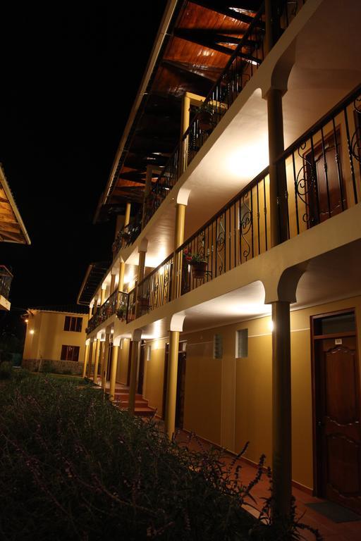 Tunupa Lodge Hotel โอยานไตตามโบ ภายนอก รูปภาพ