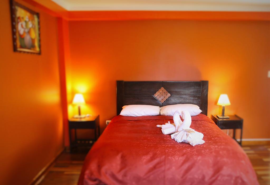 Tunupa Lodge Hotel โอยานไตตามโบ ภายนอก รูปภาพ